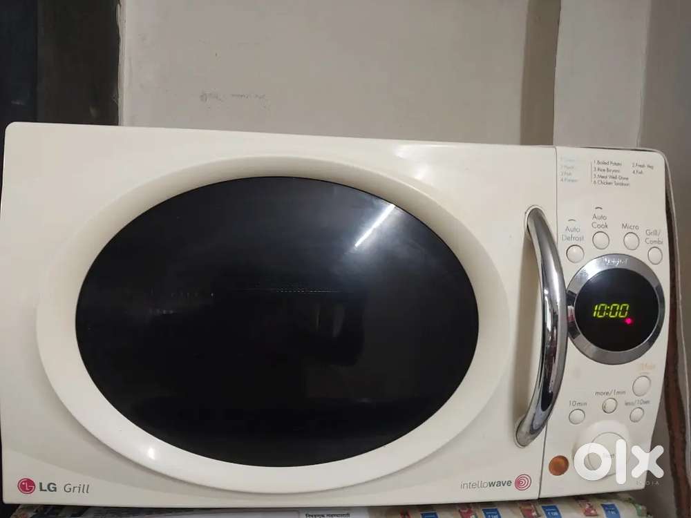 LG Microwave oven.