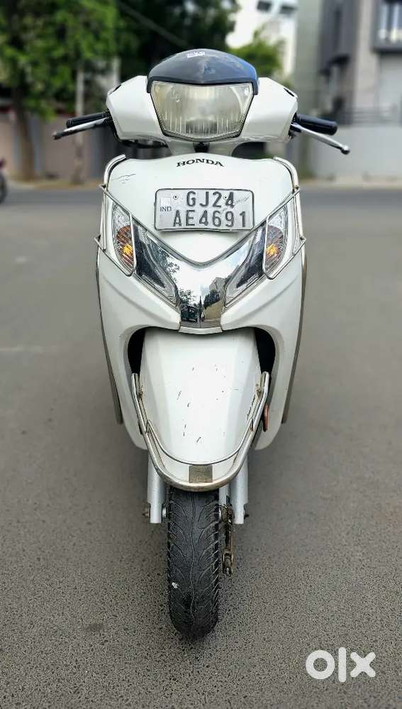 Mahadev bikes rajkot 80 feet road laxmiwadi main road opp anand bakery