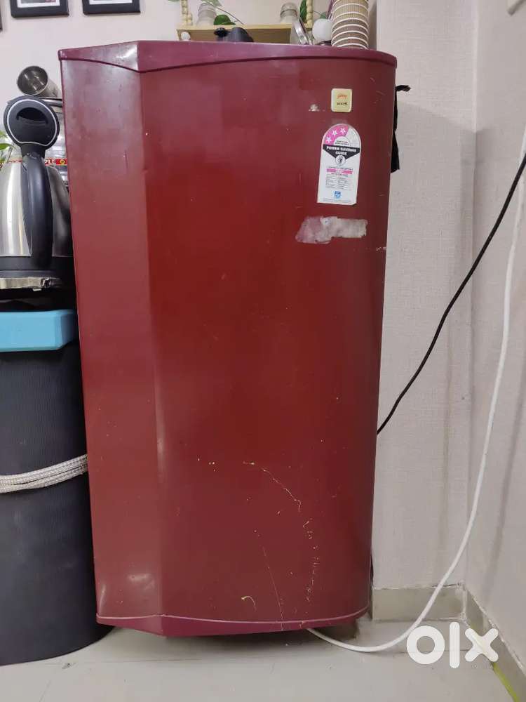(Doctor Owned) Godrej 172L Fridge - Working Perfectly @ Only ₹2100