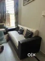 Set of 3 sofas with table in very good condition