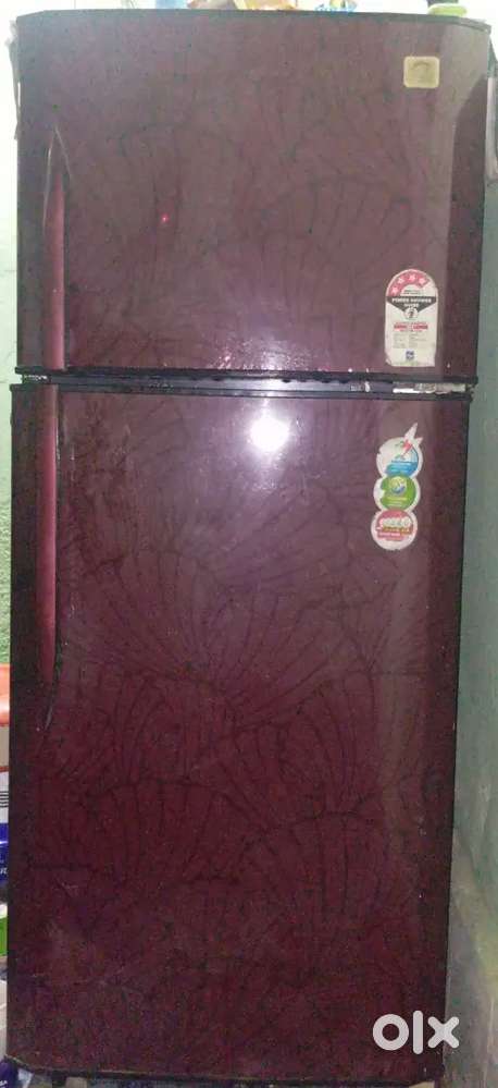 Godrej Frost Free Refrigerator 231L – Excellent Working Condition
