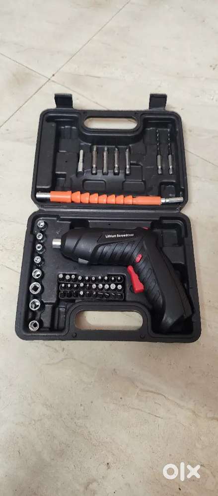 Portable cordless drilling machine