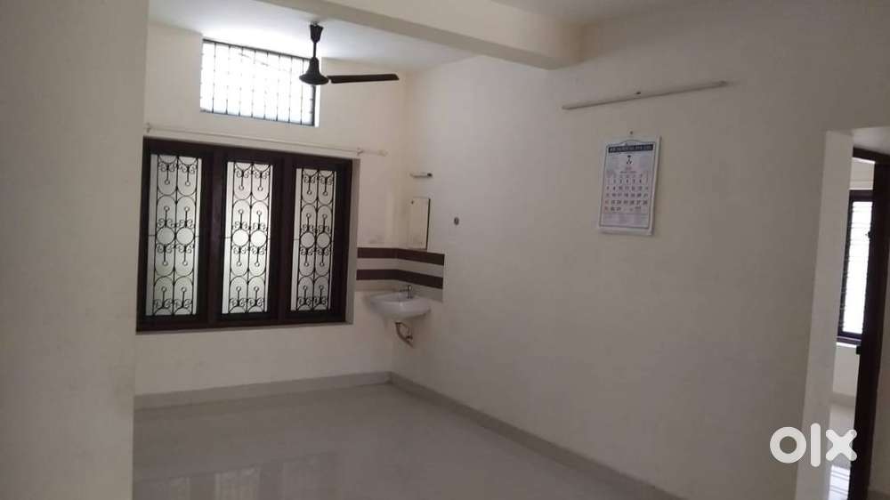 3 BHK GROUND FLOOR UNFURFURNISHED . FOR FAMILY ONLY .