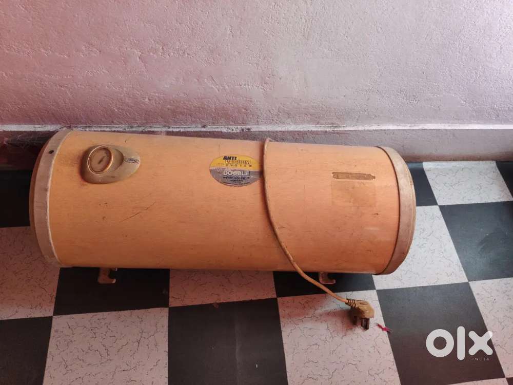 गीजर बेचना है