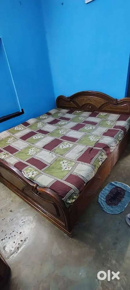 Bed Good conditions with dressing table