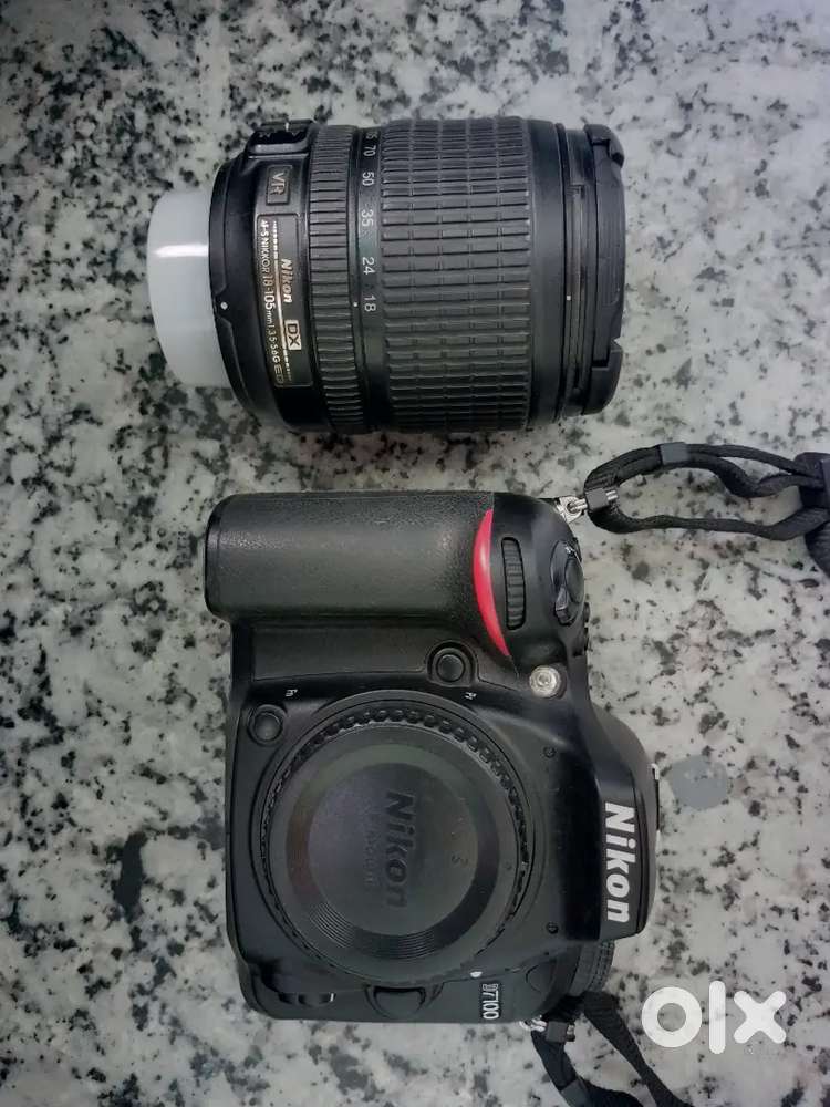 Nikon D7100 Camera ( DSLR)