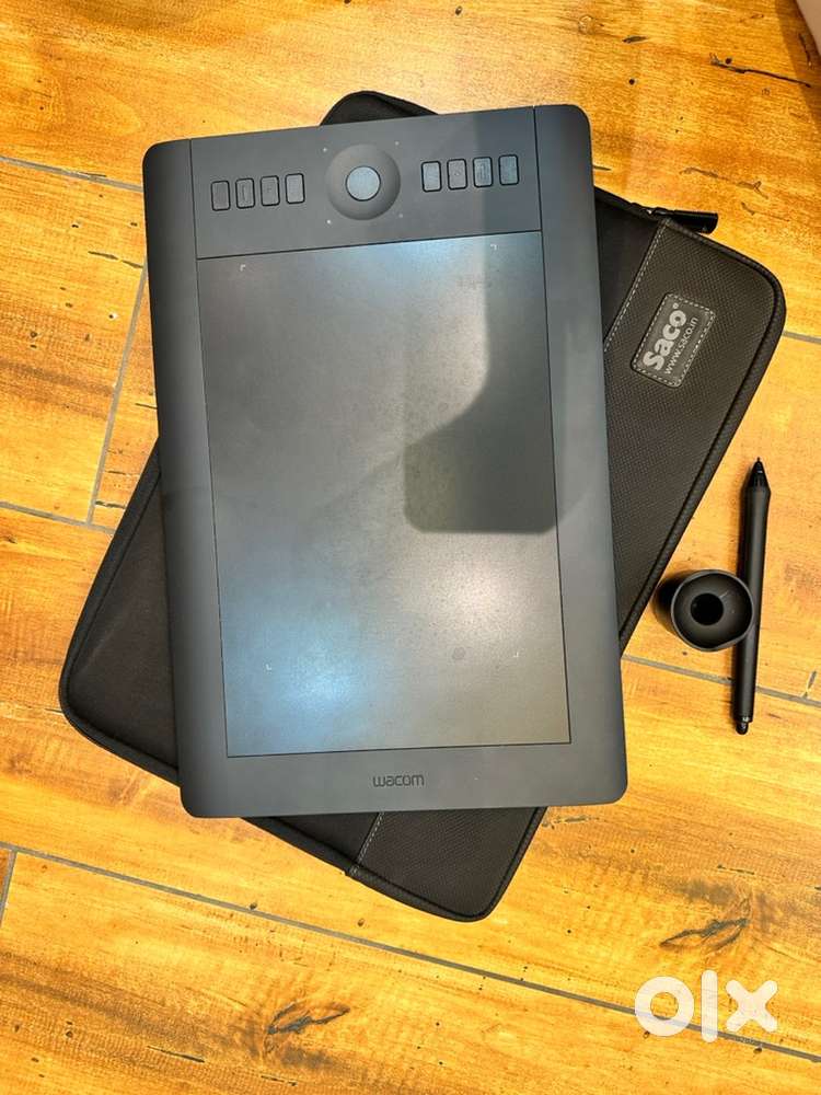 Wacom Intuos Pro Medium (PTH-651) - Like New Condition