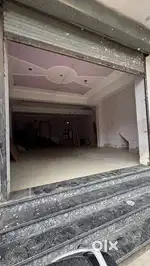 Showroom available for rent