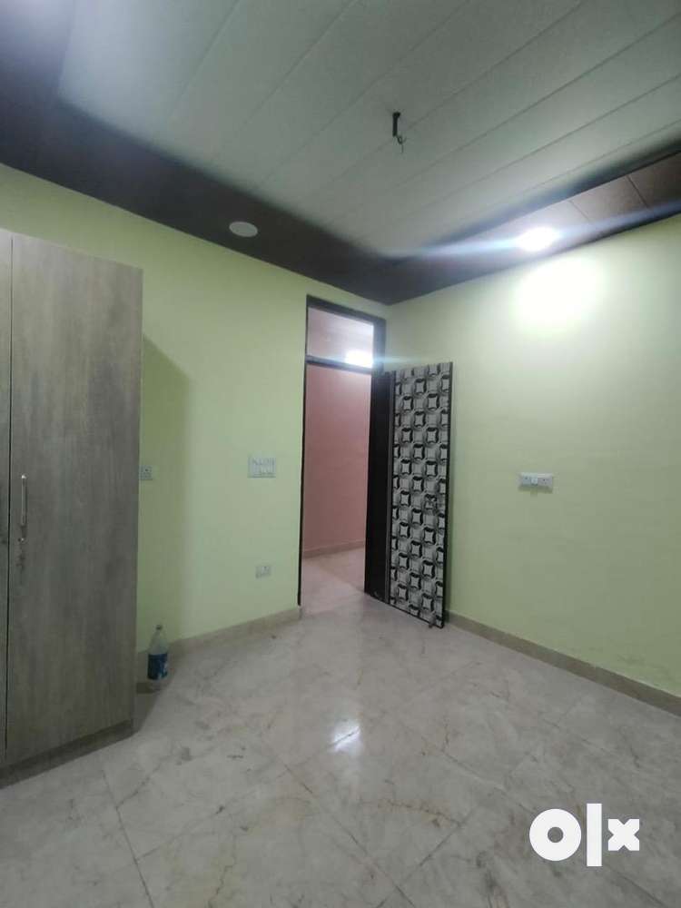 PRIME LOCATION FLAT FOR SALE IN BABA COLONY ON 16FT WIDE RD