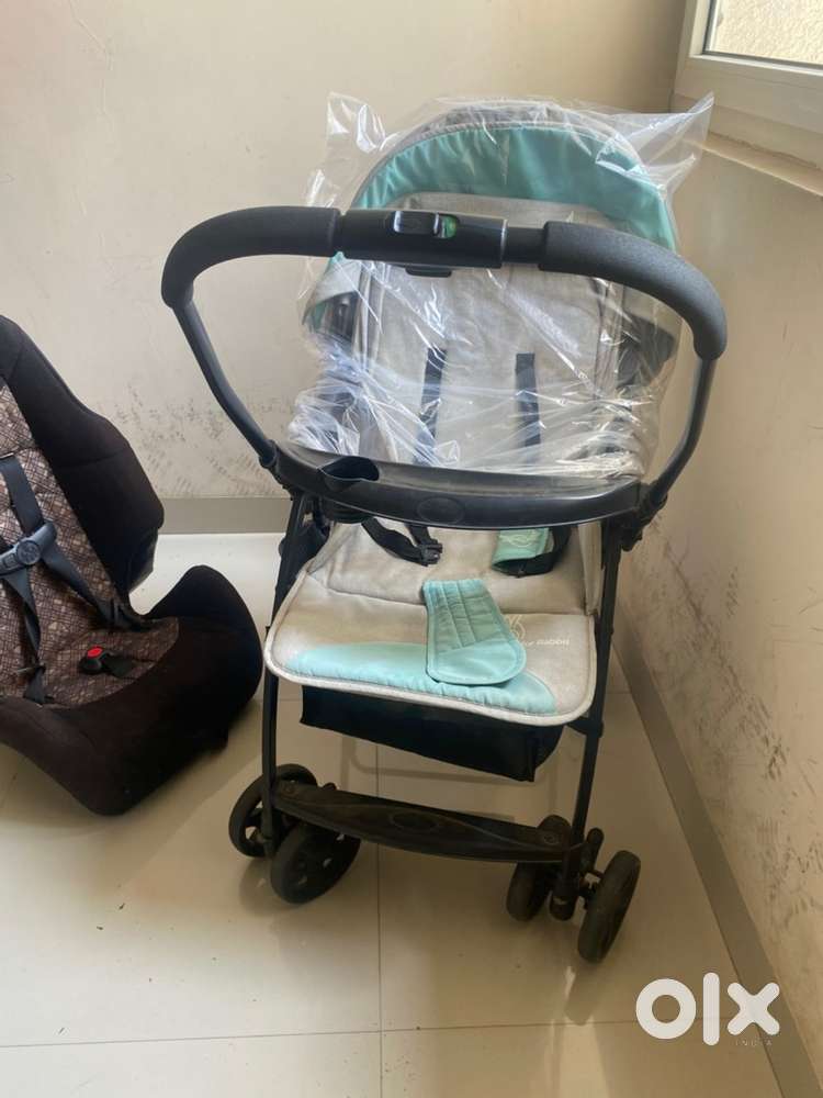 R for rabbit stroller in highly usable condition