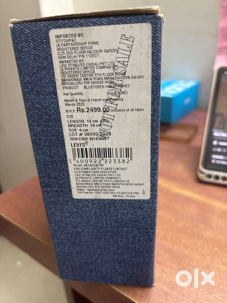 Levis wireless headphones