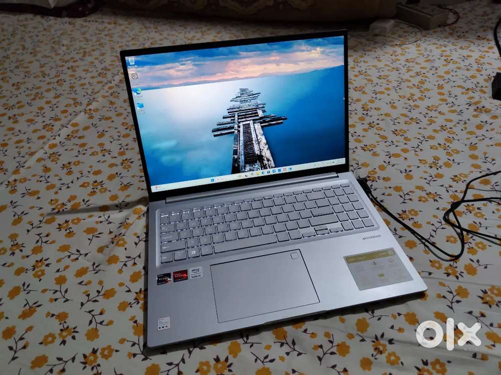 Asus vivobook 16 inch brand new condition