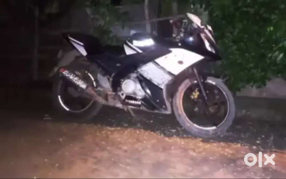 Yahama r15 v1