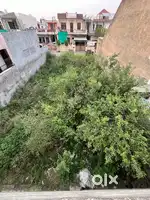 Plot 300 gaj