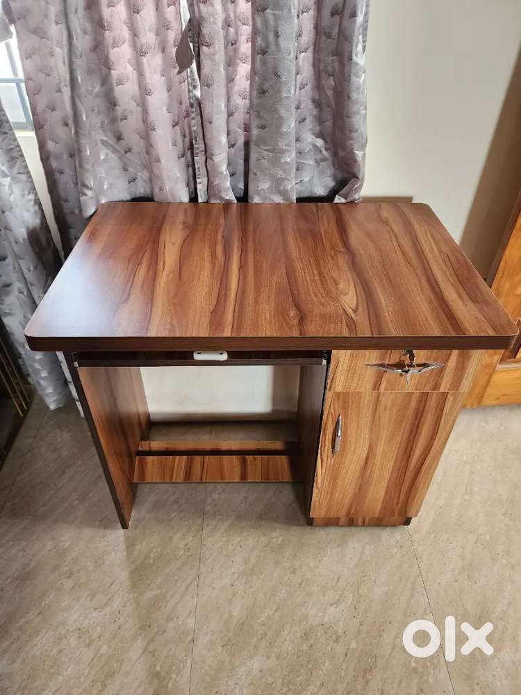 Wooden Computer Table