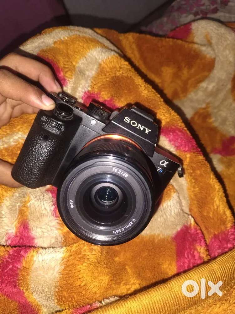 Sony camera sonya7sii with lens fe 2/28 mm
