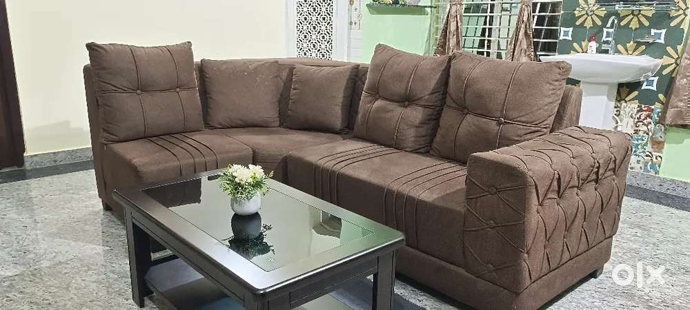 4 seater sofa with teapoy