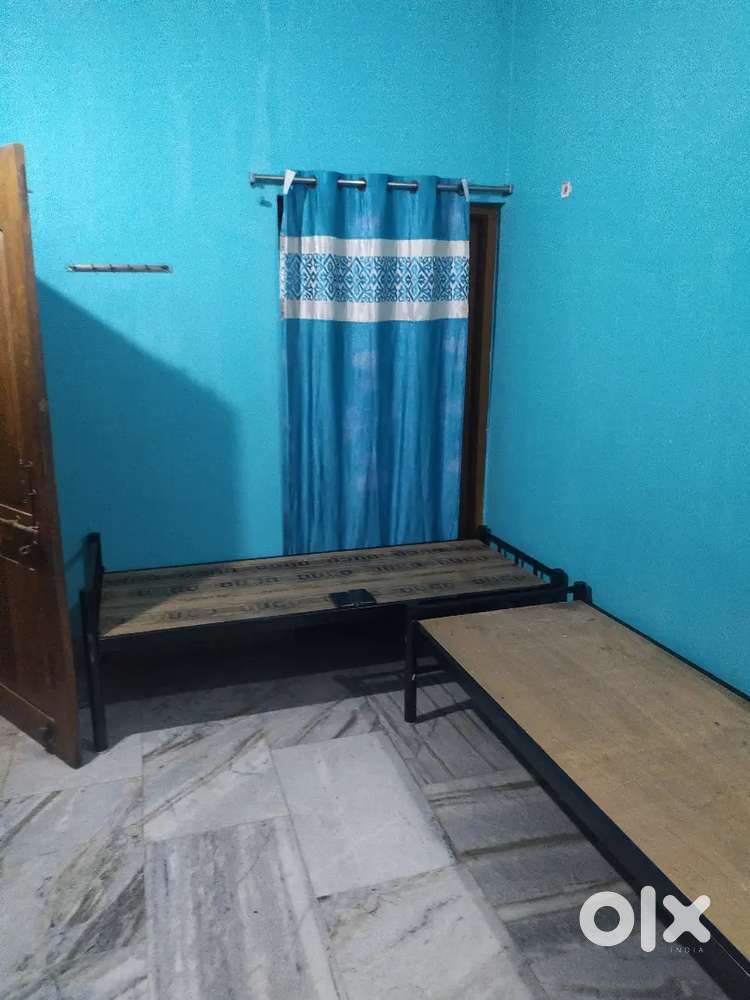 Single room for rent only girls