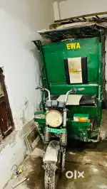Goods Carrier E-Rickshaw with Covered Box Body – Good Condition!