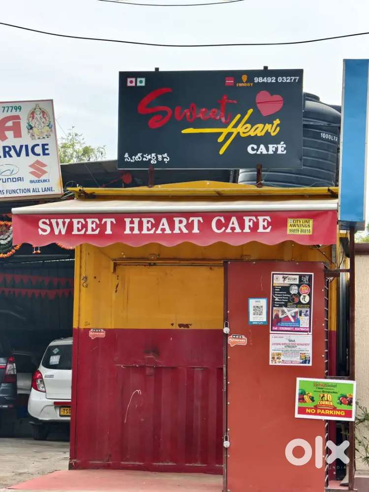 Snacks and shakes veg & Non veg and softy ice cream and sugarcane juic