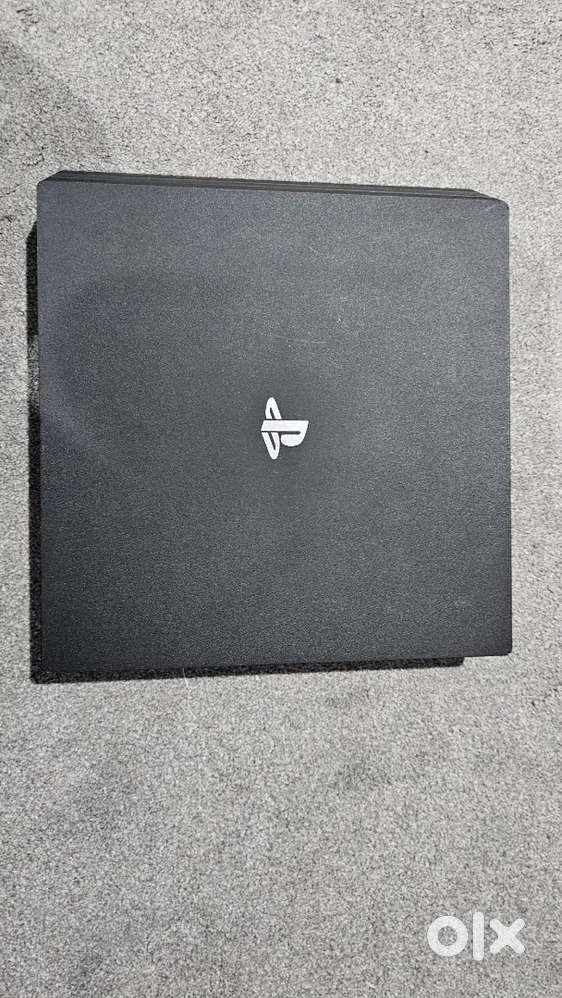 Sony PS4 PRO, 1TB, Excellent condition, with 1 controller