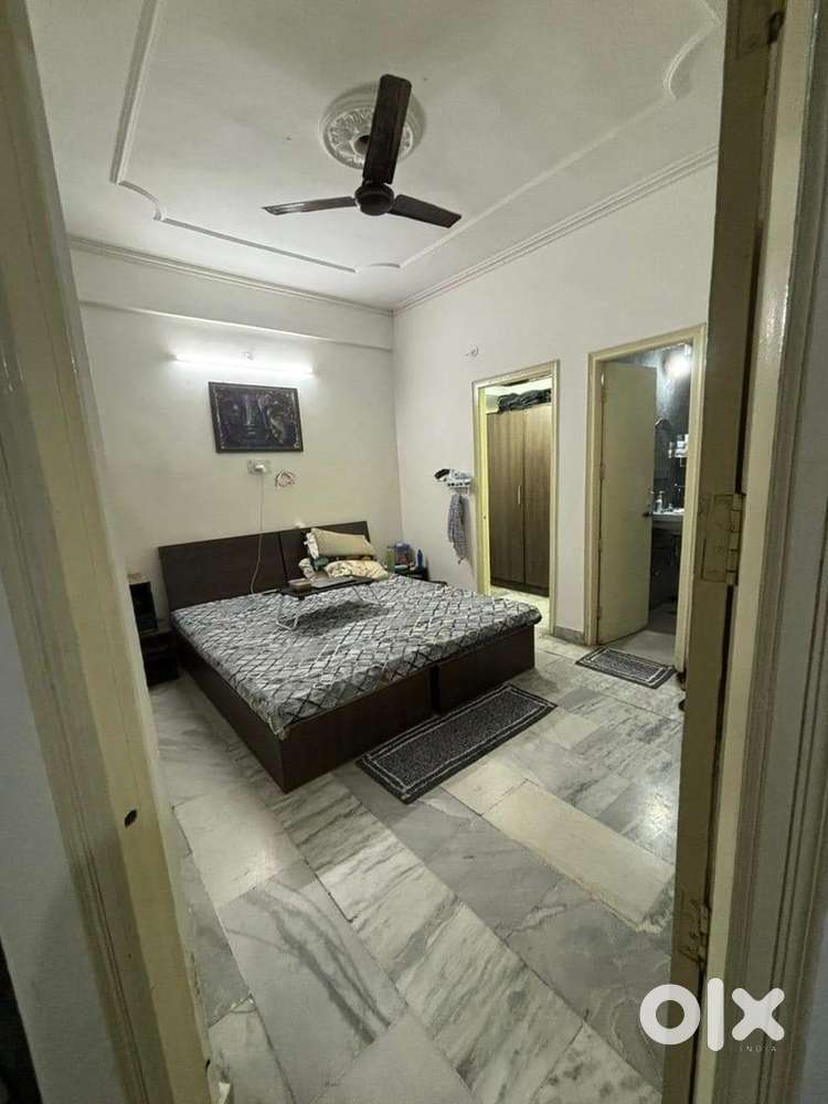 Ownefree 1 room with attached washroom