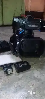 One charkar.two camera Bettry and Panasonic mdh 2camera