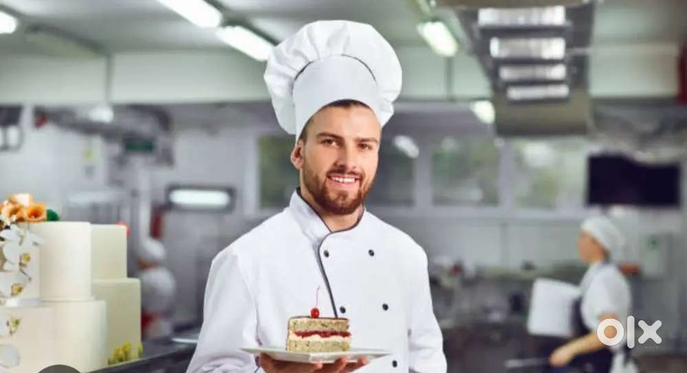 We are looking for senior pastry chef for bakery tasks ⁵