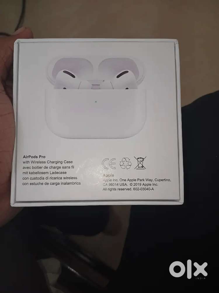Air pods pro 4days old urgently need money