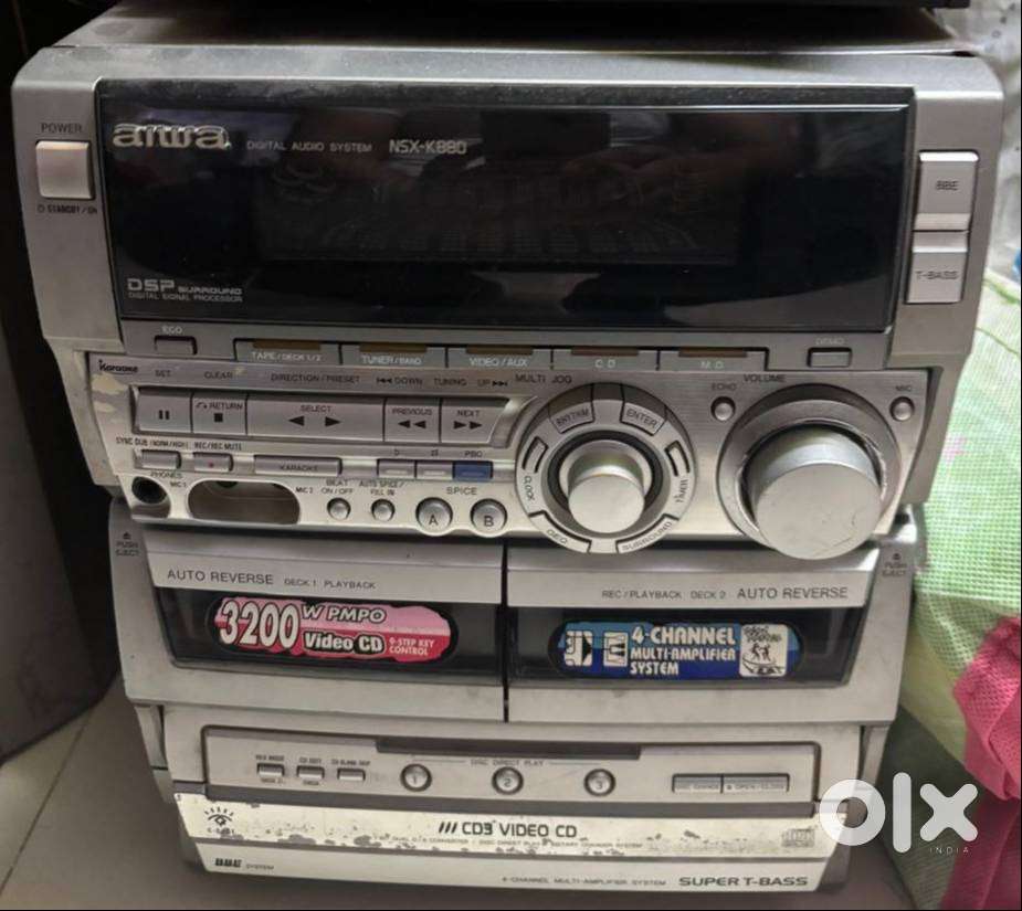 Aiwa make compact disk stereo system model NSX-K880