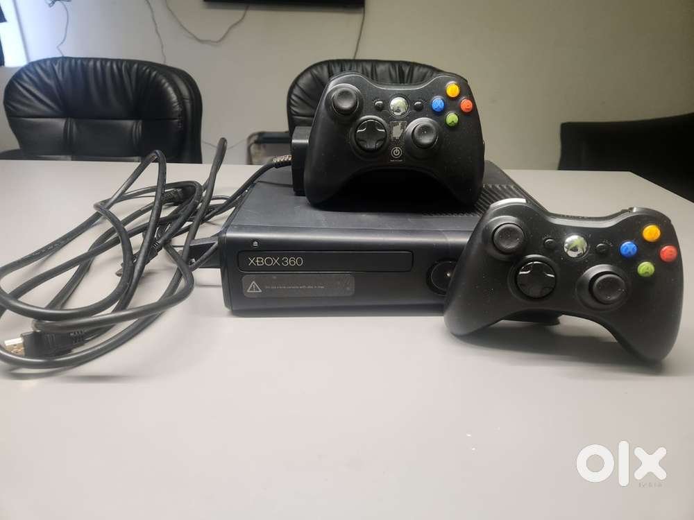 Xbox 360 with 30 installed game 256 gb hdd