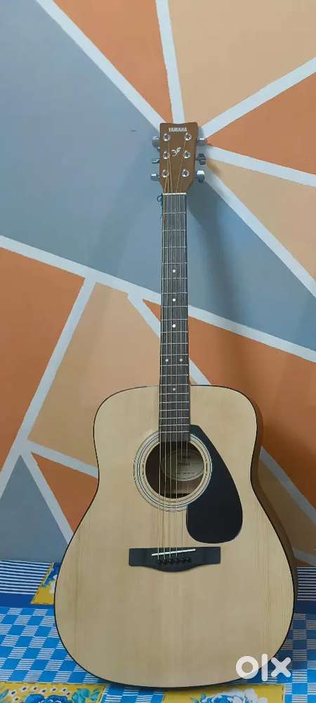 All working Yamaha Fx280 electro acoustic guitar