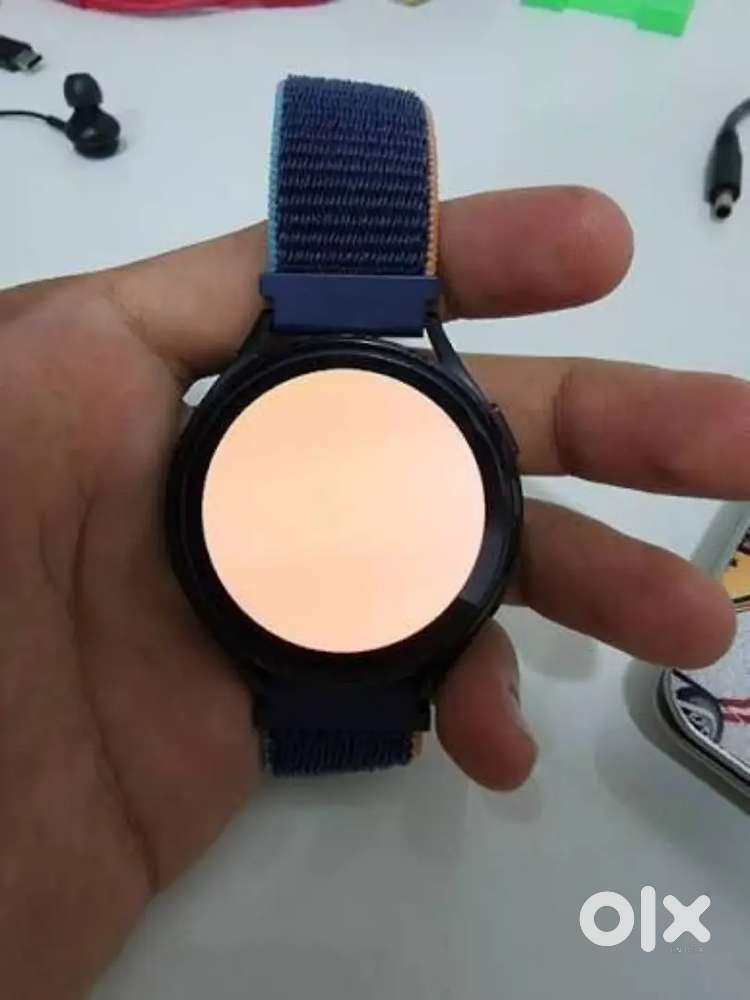 Samsung galaxy watch4 & Oppo f21pro4G6GB RAM