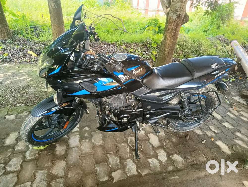 Pulsar 220 f single hand byke.2021 October model