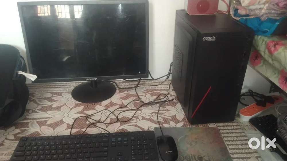 Computer setup I7 8 gb ram 128 gb SSD 512 gb hdd 2 gb graphics