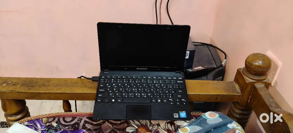 Low price nice working condition mini laptop