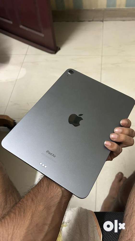 Ipad Air 5 M1 256gb for sale purchased on june