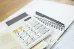 కిరాణా షాపులో పని చేయుటకు గుమస్తా కావలెను