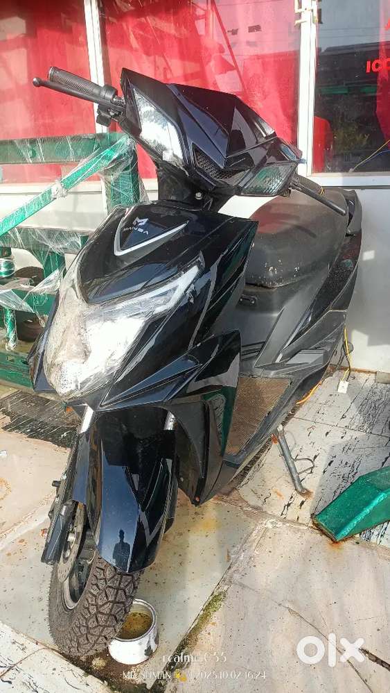 A new electric scooty with lethium battery