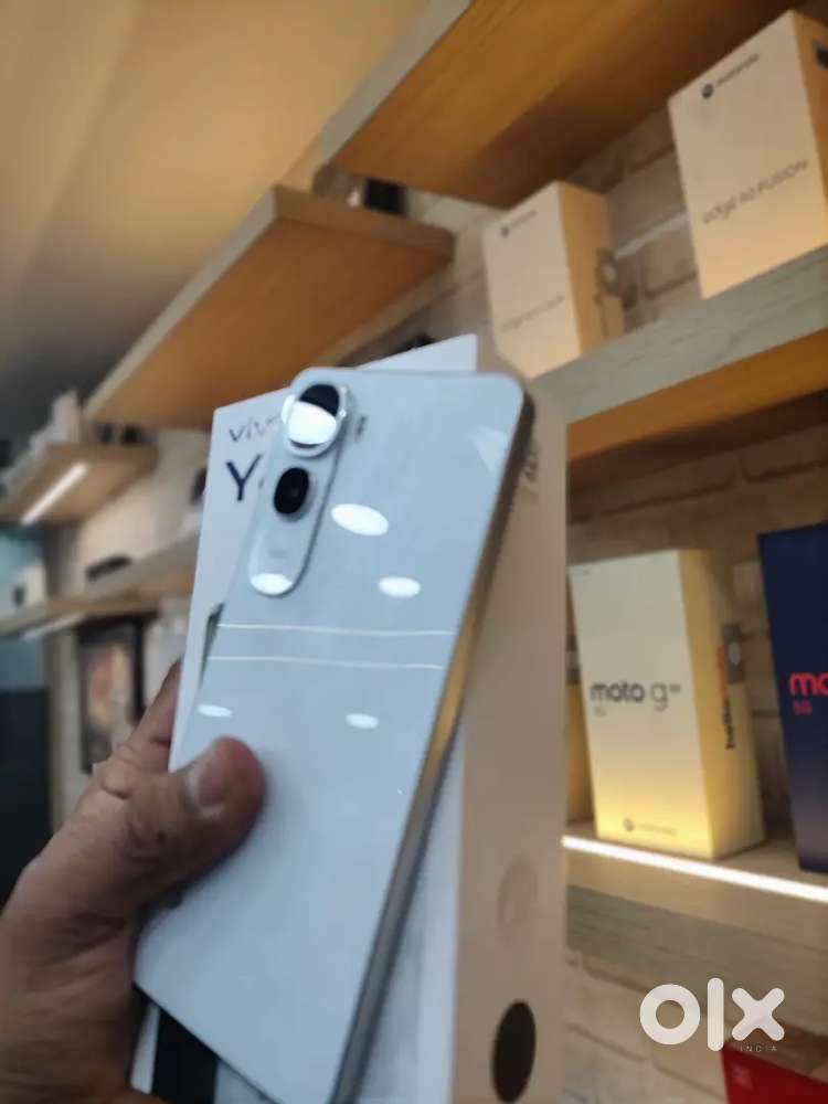 Vivo Y400 8GB 256GB only 2 Manth Old