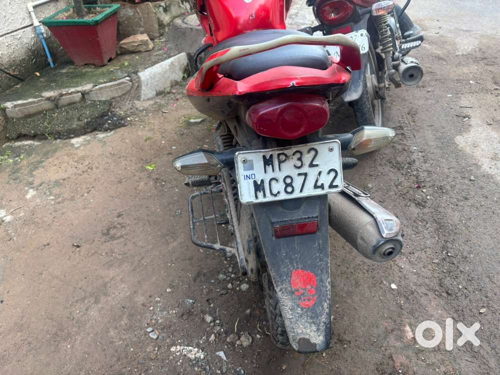 Bike in pne handed
