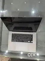 Macbook pro 2019 i7 touch Bar 16/512gb