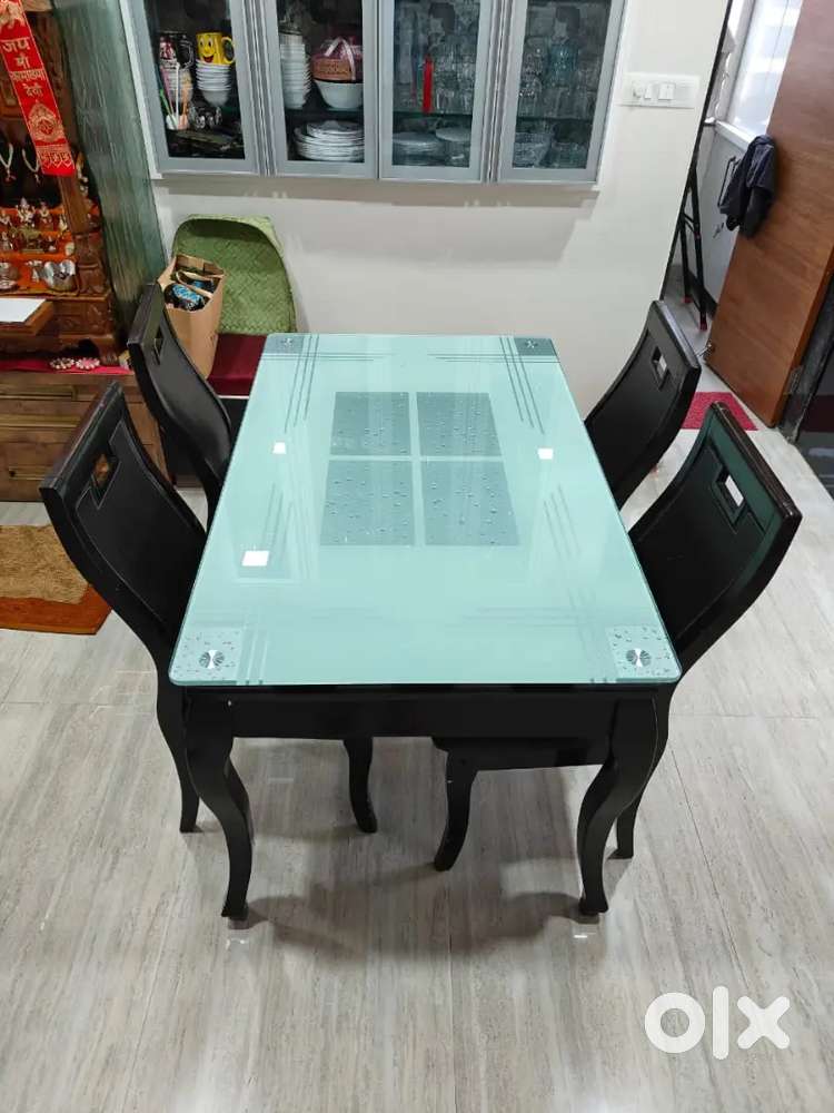 Premium Dining Table for 4