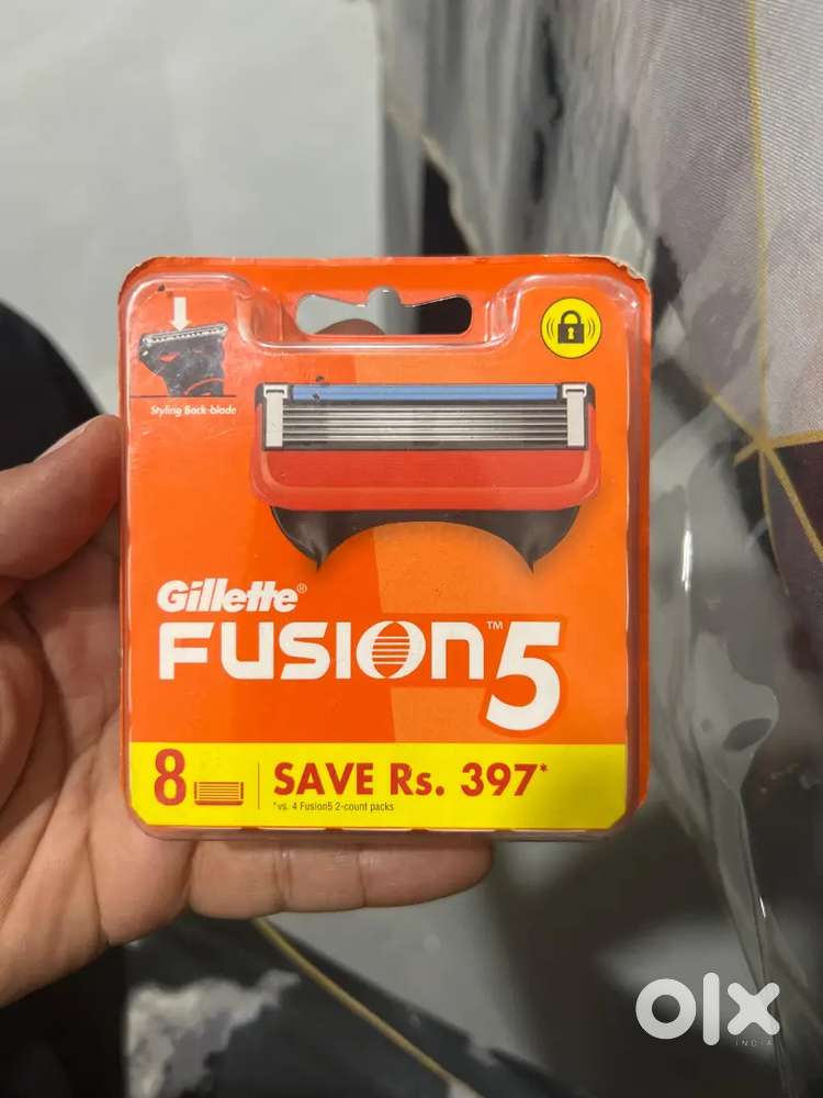 Gillette fusion 5 , 8 blade