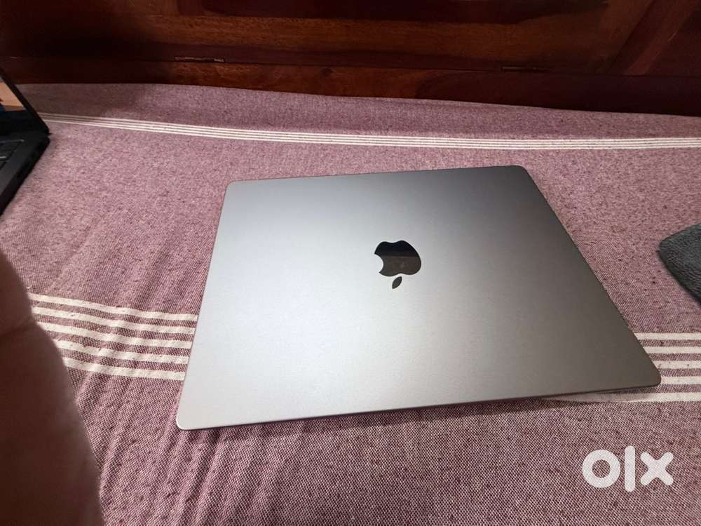 Macbook pro M2 512 gb