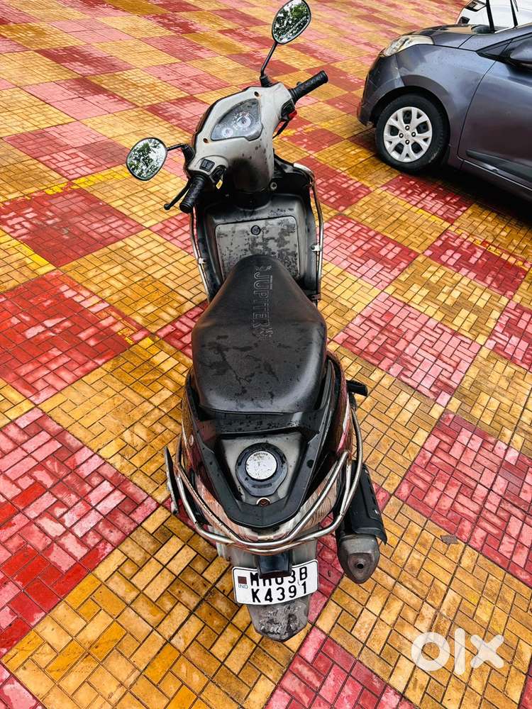 Covered paring scooty