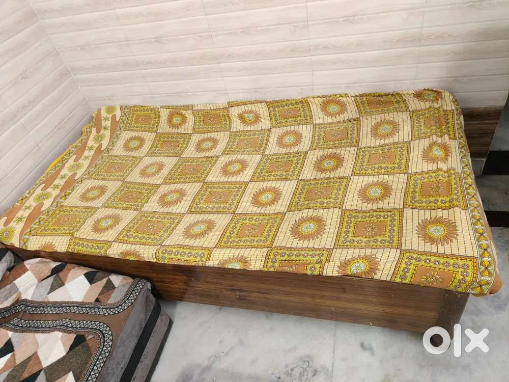 Storage bed (Diwan)