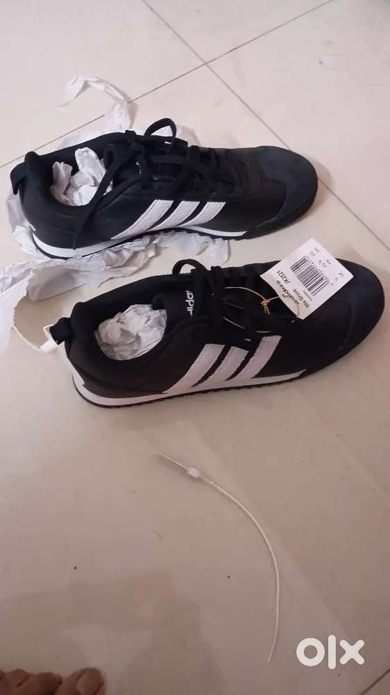 Adidas Sneakers Black and White, 9