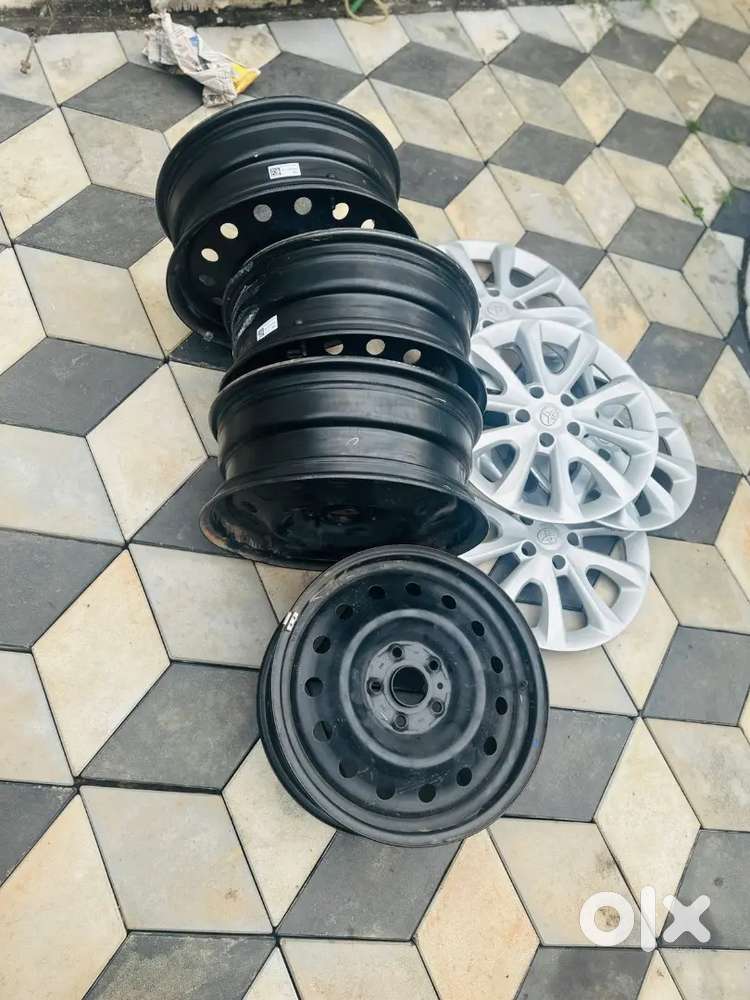 Toyota hyrider wheels