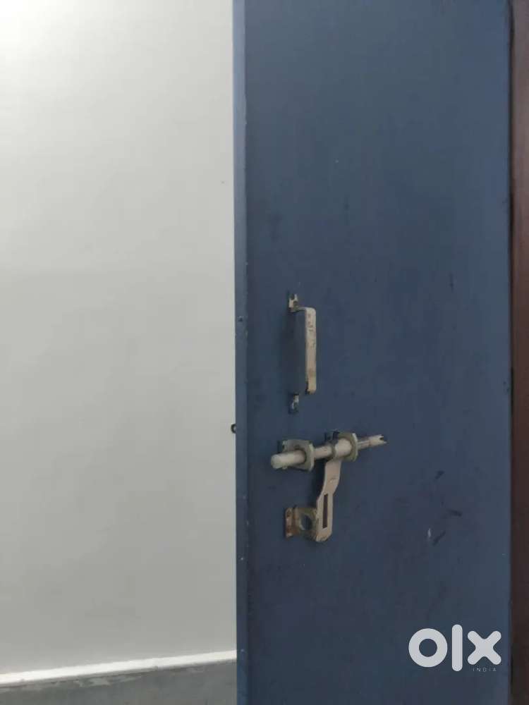 Need a female roommate urgently.